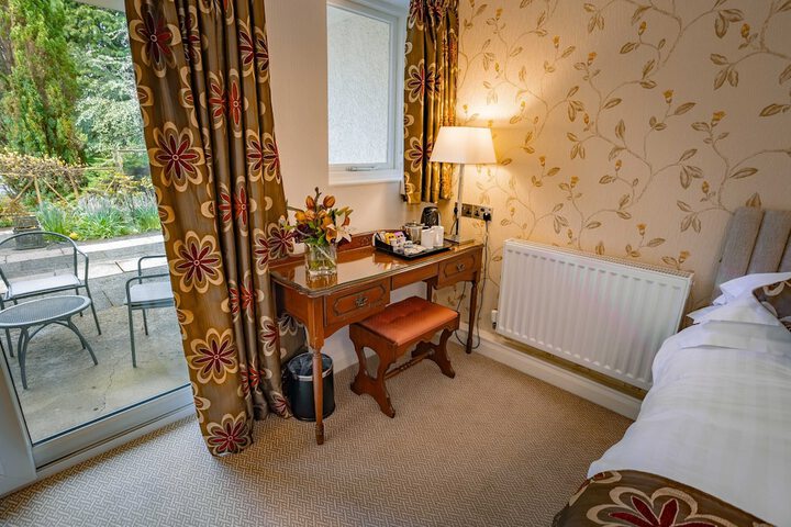 Room 16 of 122