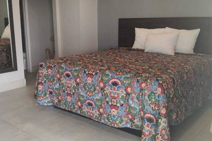 Room 6 of 37