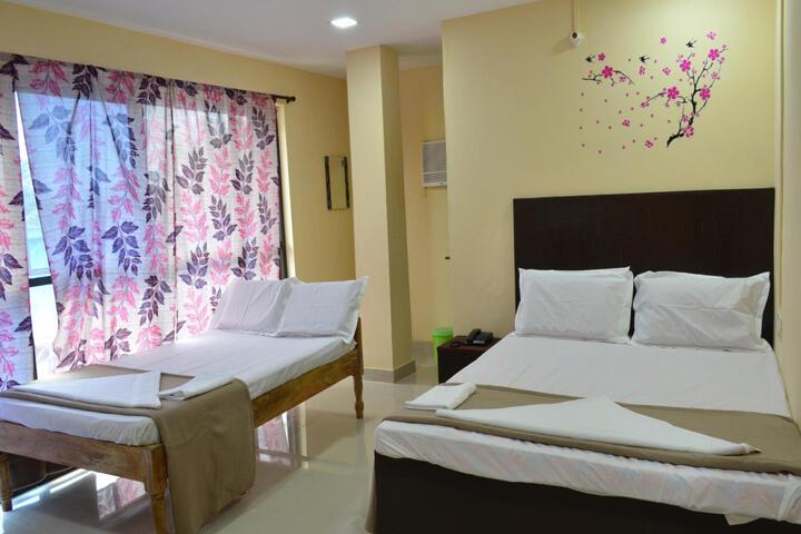 Room 4 of 6