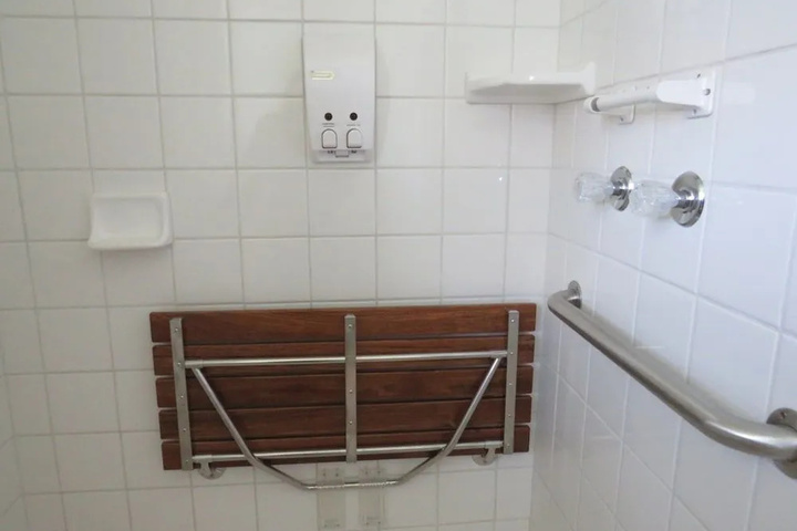 Room 7 of 13