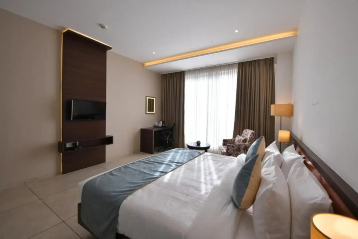 Room 5 of 20