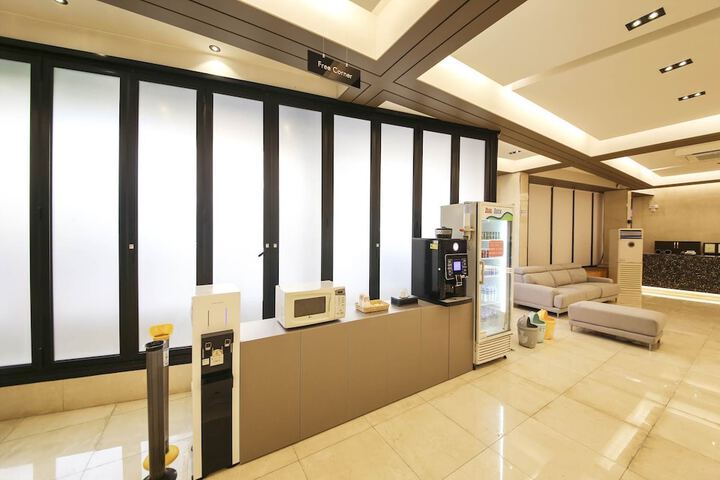 Hotel Lobby