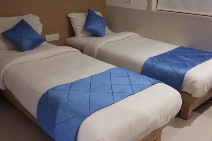 Room 10 of 18