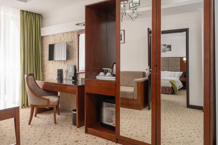 Room 41 of 90