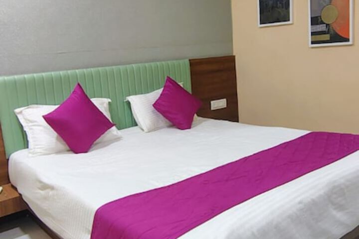 Room 3 of 7