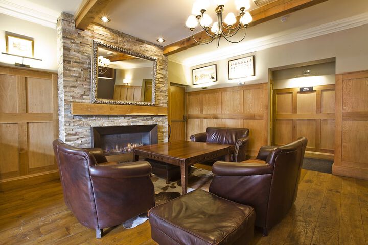 Lounge 53 of 60