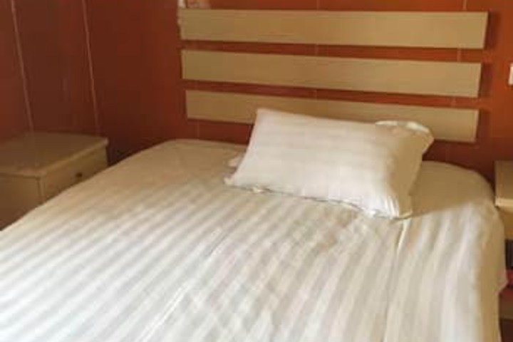 Room 2 of 8