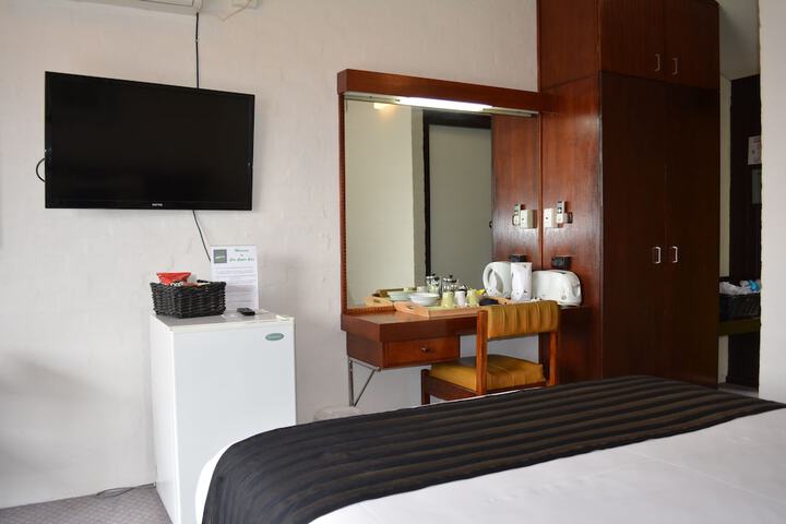 Room 3 of 51