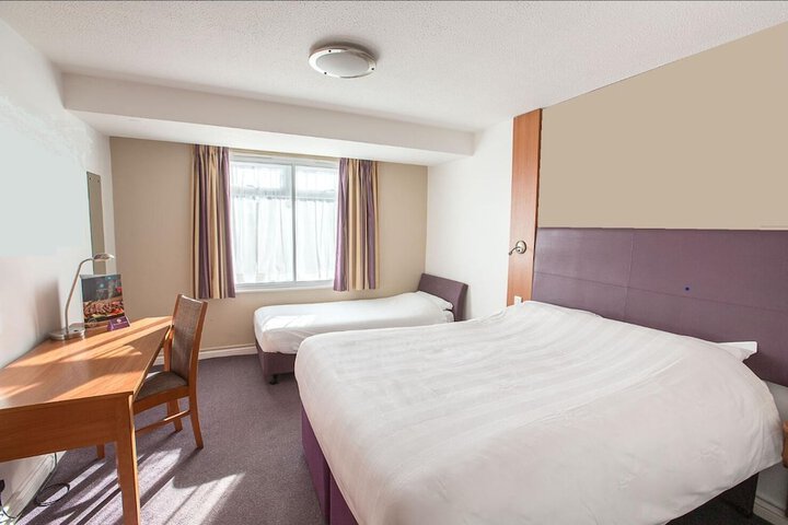 Room 6 of 15