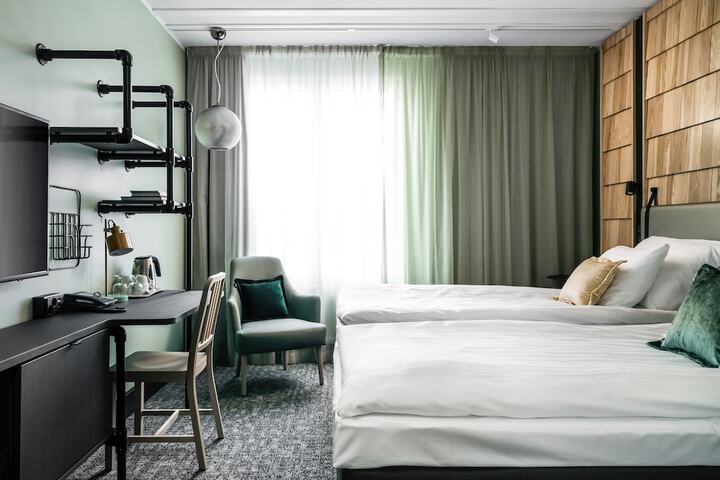 Room 13 of 49