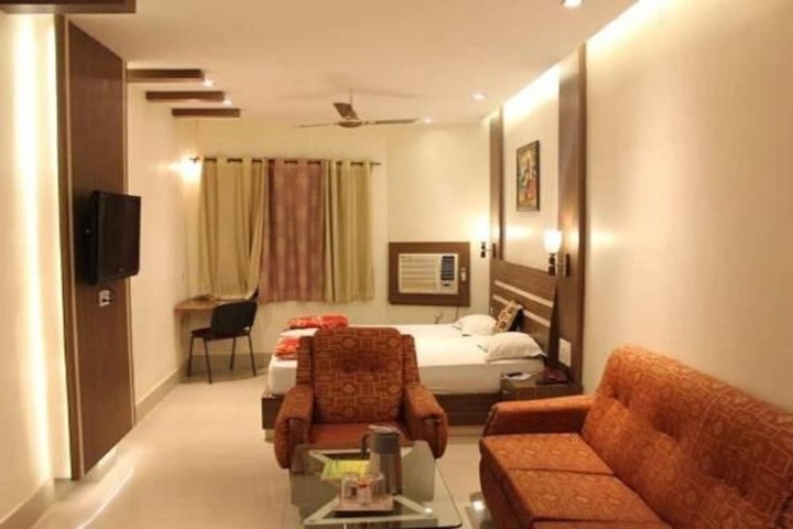 Room 6 of 36