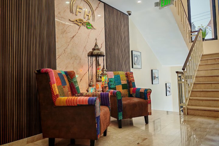 Hotel 2 of 118