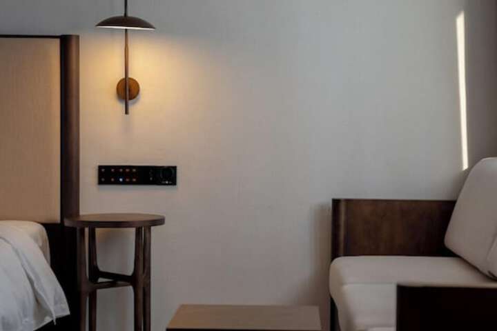 Room 27 of 104
