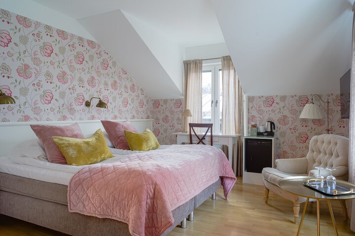 Room 8 of 26