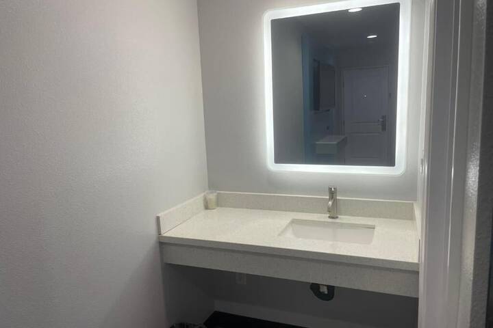Room 15 of 20