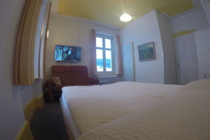 Hotel Suite Photo