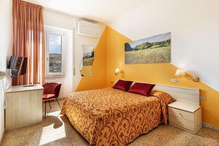 Room 44 of 181