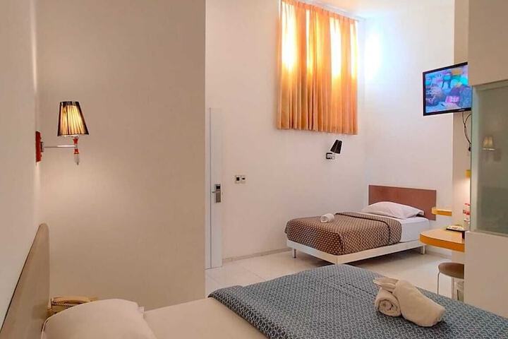 Room 10 of 17