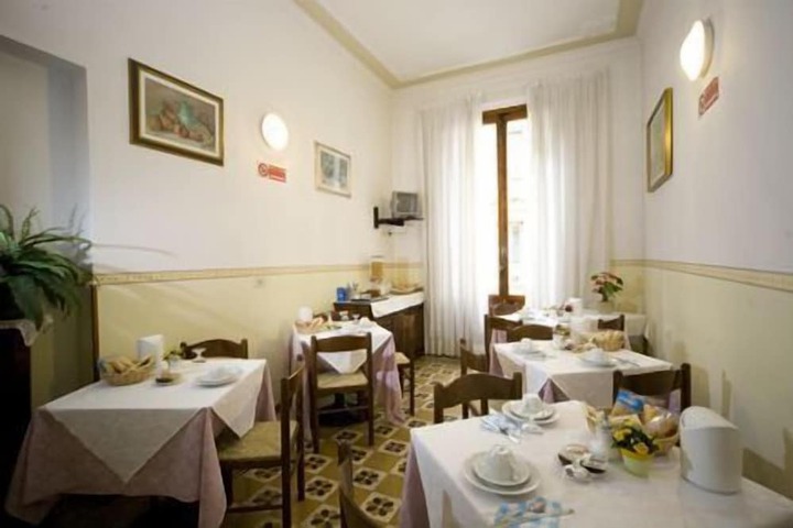 Dining 21 of 22