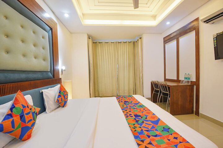 Room 8 of 30