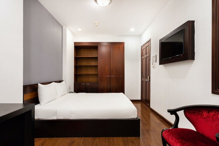 Room 3 of 49