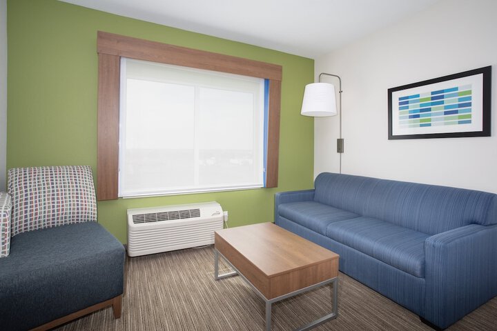Room 25 of 49