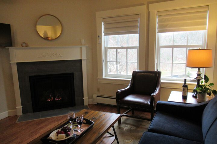 Room 33 of 106