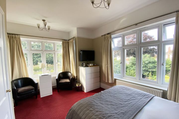 Room 5 of 18