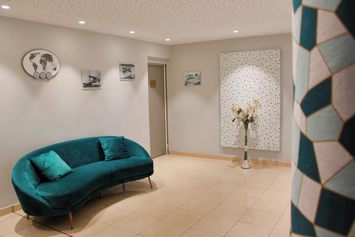 Entrance & Lobby