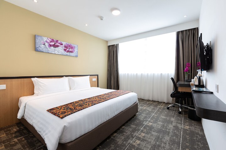 Room 5 of 42