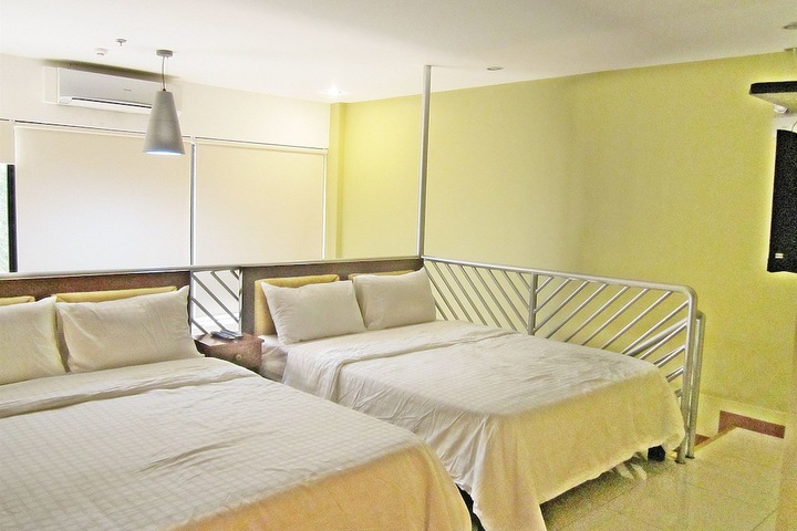 Room 9 of 45