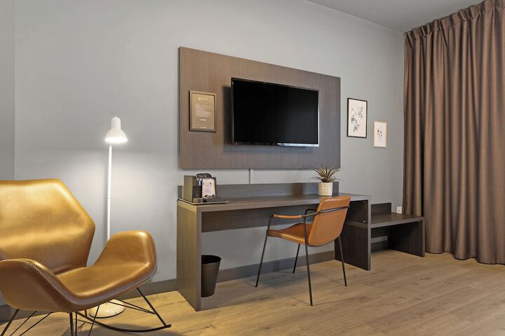 Room 11 of 60