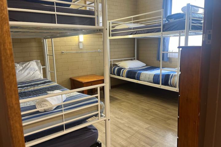 Room 10 of 73
