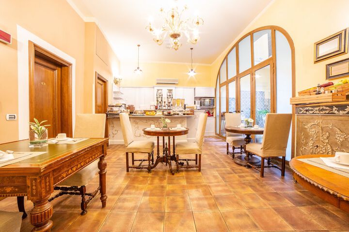 Entrance & Lobby
