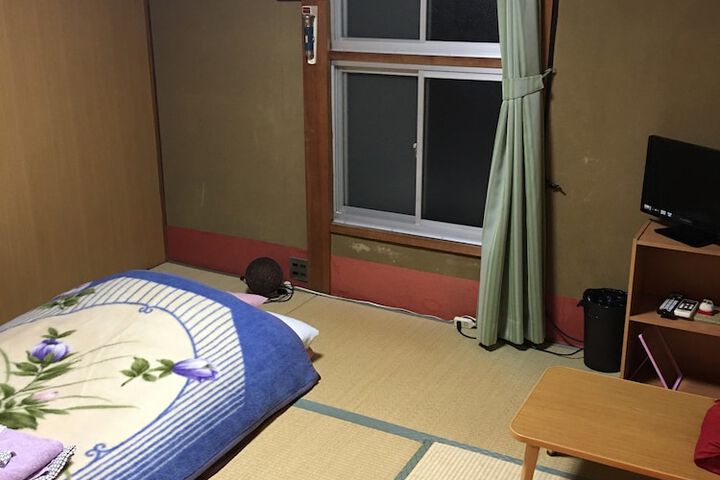 Room 4 of 29