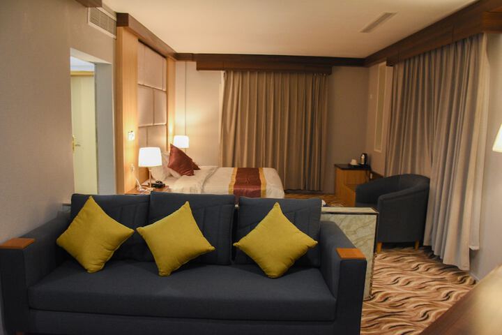 Room 21 of 60