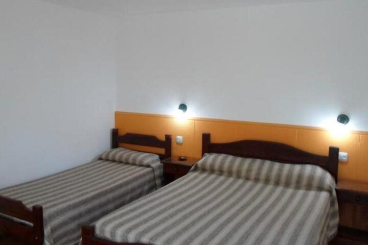Room 5 of 12