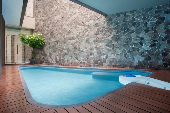 Pool Hotel