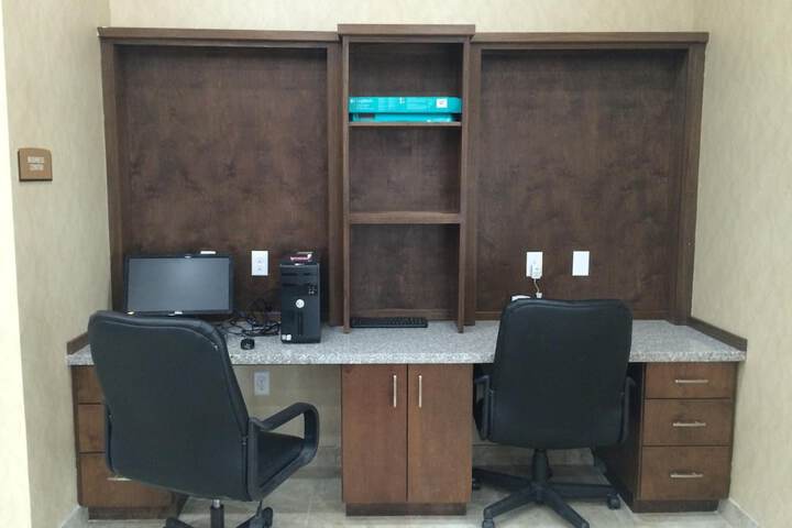 Business Center 38 of 42