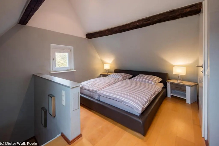 Room 2 of 9