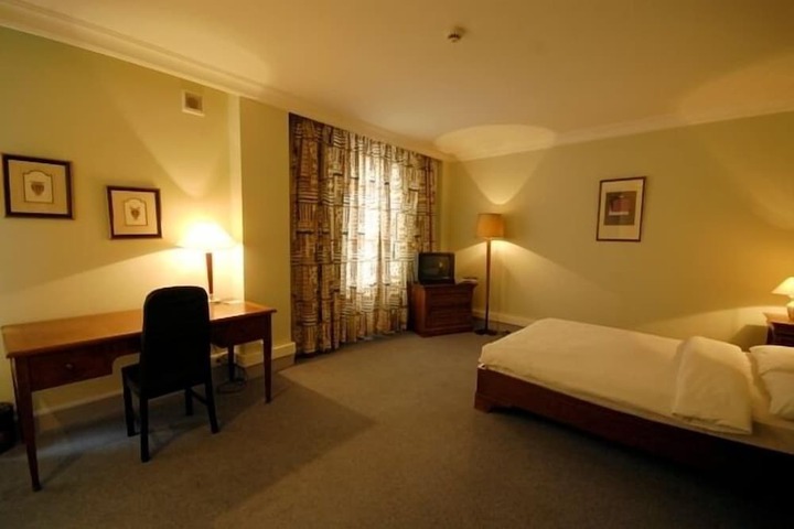 Room 3 of 15