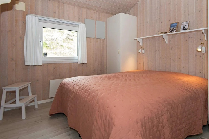 Room 5 of 14