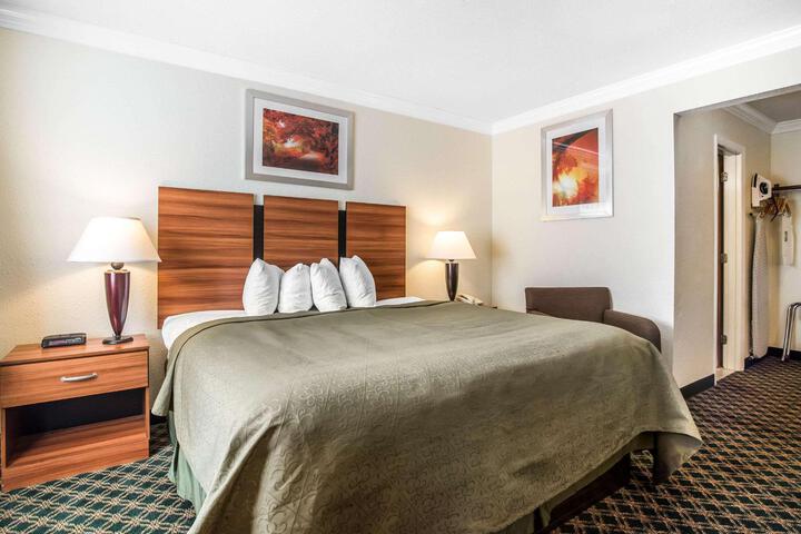 2 Double Beds (2 of 2)
