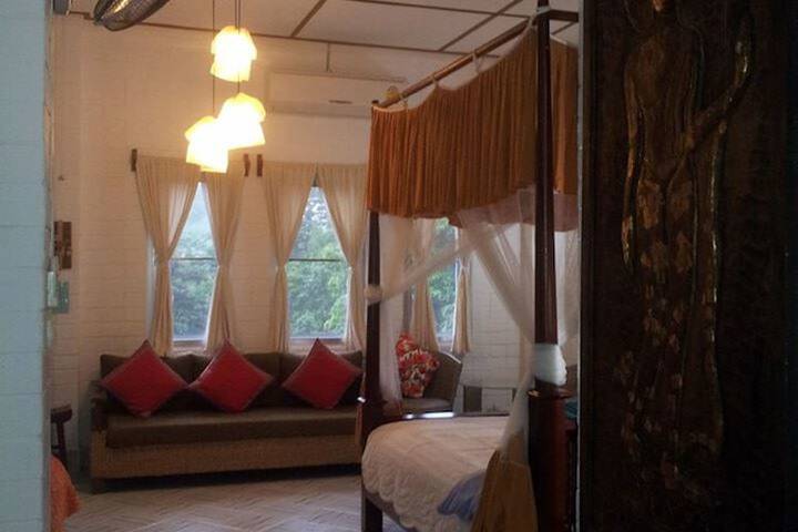 Room 26 of 150