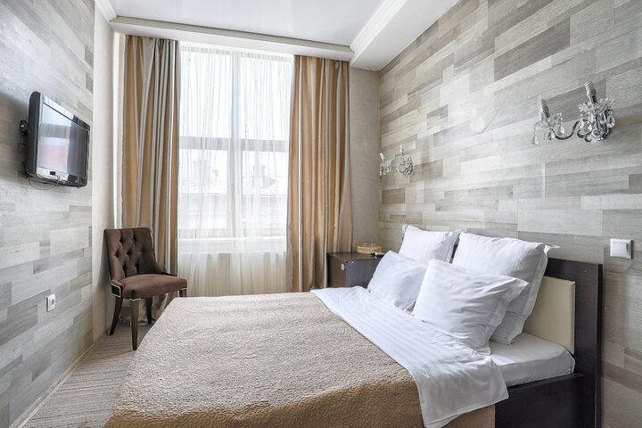 Room 8 of 49