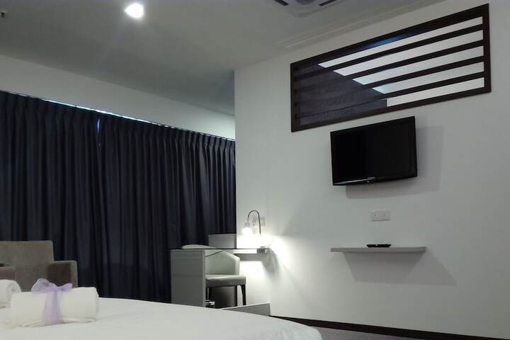 Room 3 of 14
