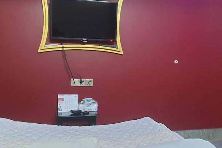 Room 13 of 22