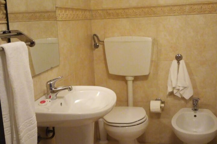 Room 45 of 83