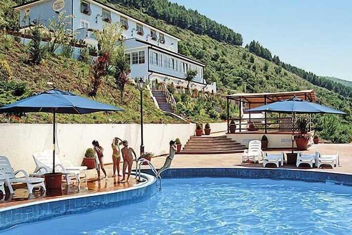 Hotel Pool