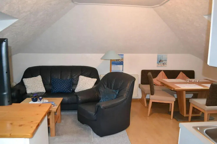 Room 3 of 12
